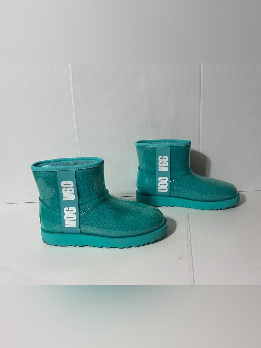 UGG SN 1113190 classic clear mini boot winter snow boot women size 7